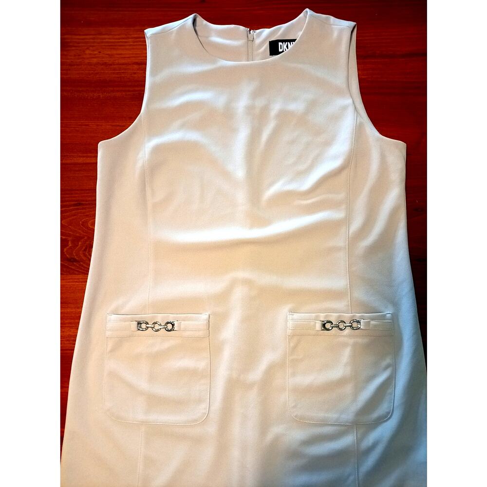 DKNY sleeveless shift dress size M in a light beige A-line